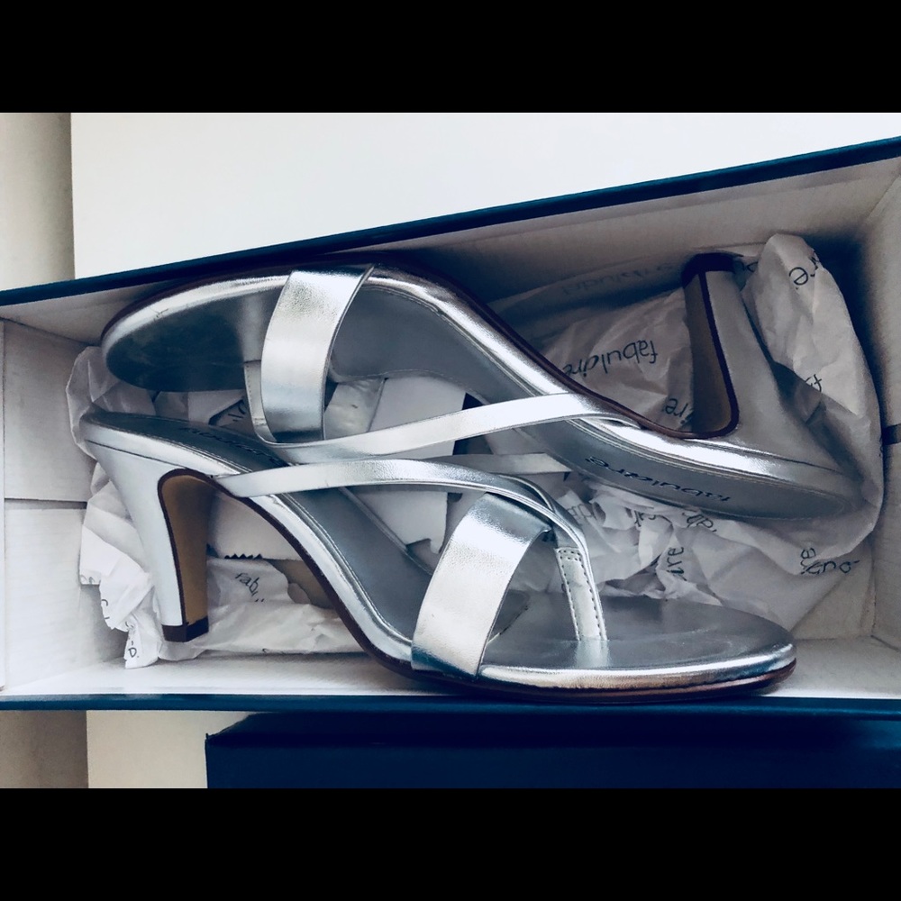 fabulaire silver dress pumps - like new!